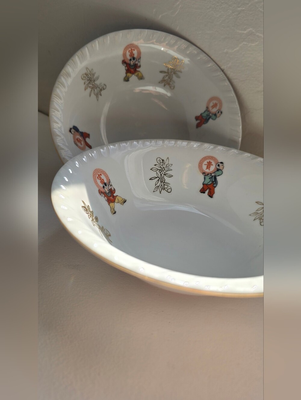 White Porcelain Decorative Bowls with Oriental Motif